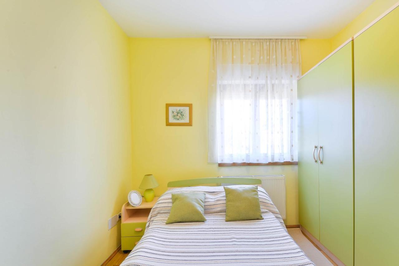 Villa Niko With Private Swimming Pool Zadar Bagian luar foto